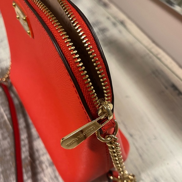 Michael Kors Crossbody Dome Bag in vibrant orange - Picture 5 of 10